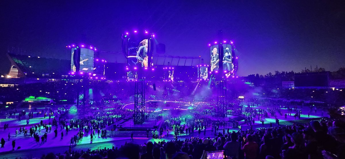 TheElksHerd's tweet photo. An even heavier Sunday from Metallica on night 2/2 of the #M72Edmonton Takeover. One, Enter Sandman and pretty much every other classic that wasn't played on Friday. What a wild experience. 
Thank-you, Metallica.
#SecX #YEG https://t.co/87hDKKf4gS