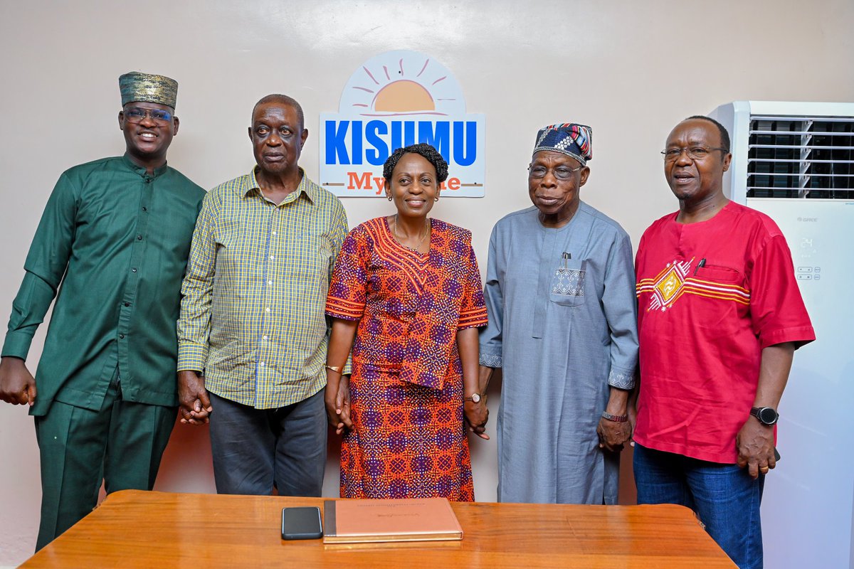 AnyangNyongo's tweet photo. Former Nigerian President H.E. Olusegun Obasanjo has just arrived at Kisumu International Airport for the official opening of the @FESTACAFRICA  Festival today at Jomo Kenyatta International Stadium. 

The world is coming to Kisumu!

#FESTACAFRICAFESTIVAL2024 
#KisumuMyPride https://t.co/ddEJoPV608