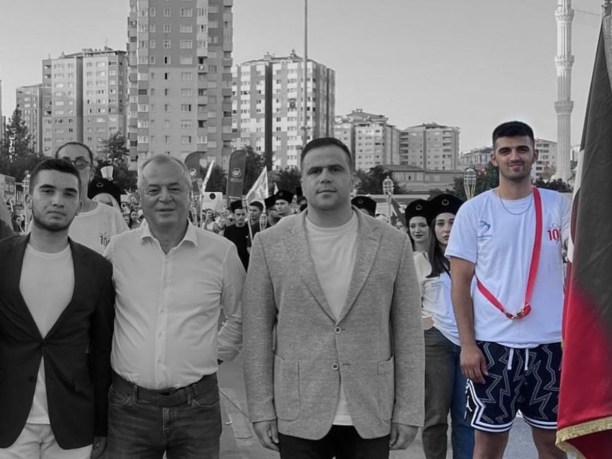 Beylikdüzü’nün kıymetli evladı, genç yol arkadaşımız Ömer Can Erdemli’yi elim bir trafik kazası sonucunda kaybettik. Kardeşimize Allah’tan rahmet, yakınları ve sevenlerine başsağlığı diliyorum. 

Güler yüzün ve güzel kalbinle gönüllerimizde yaşayacaksın Ömer. Seni hiç