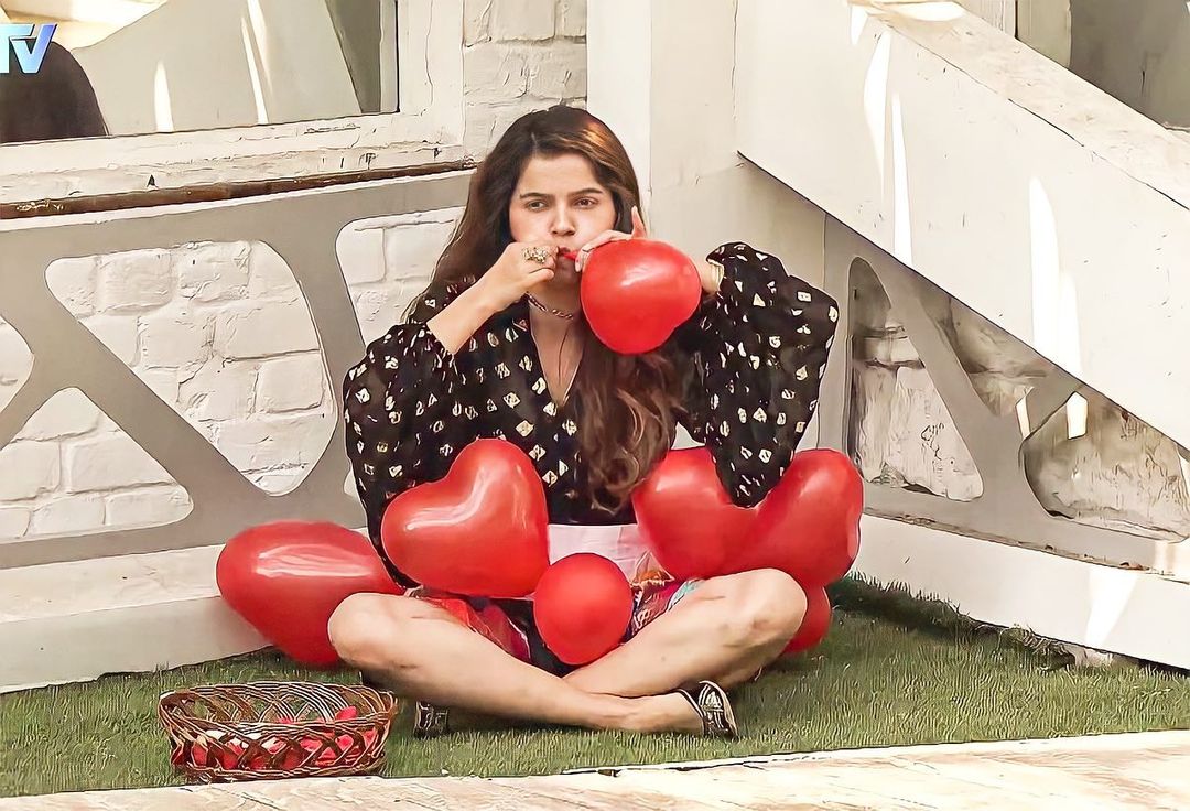 ItsRubiography's tweet photo. Her inner child prooves how genuine &amp; cute hearted is @RubiDilaik ! 

HAPPY BIRTHDAY RUBINA https://t.co/N0OLS5hoav