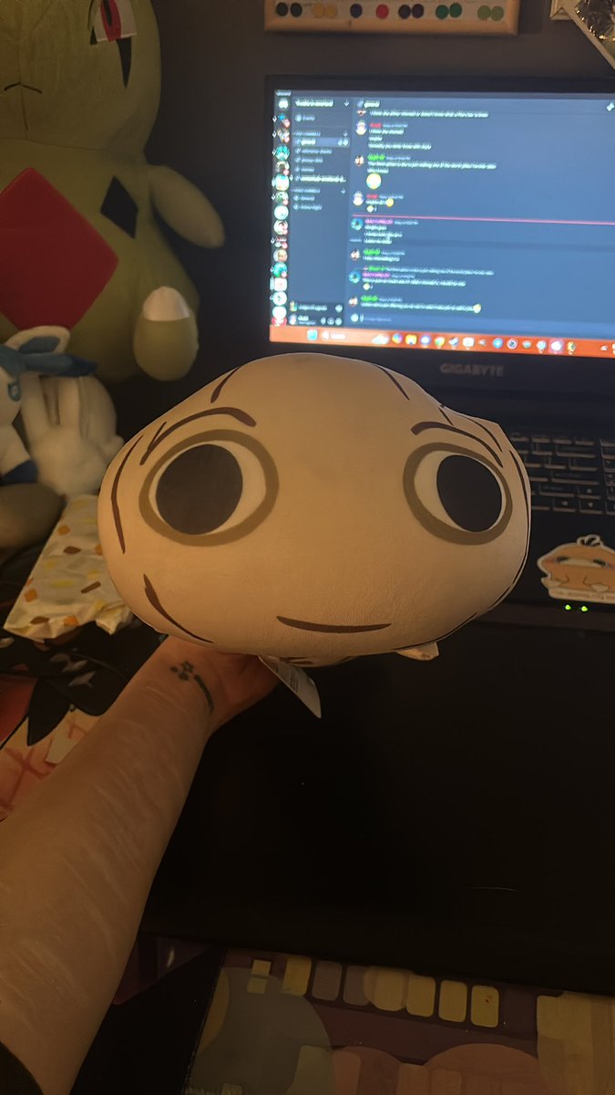 Carnival worker says this is baby groot. I can see it (although its horrific) but my fiance cannot.
Is this baby groot? YES or NO