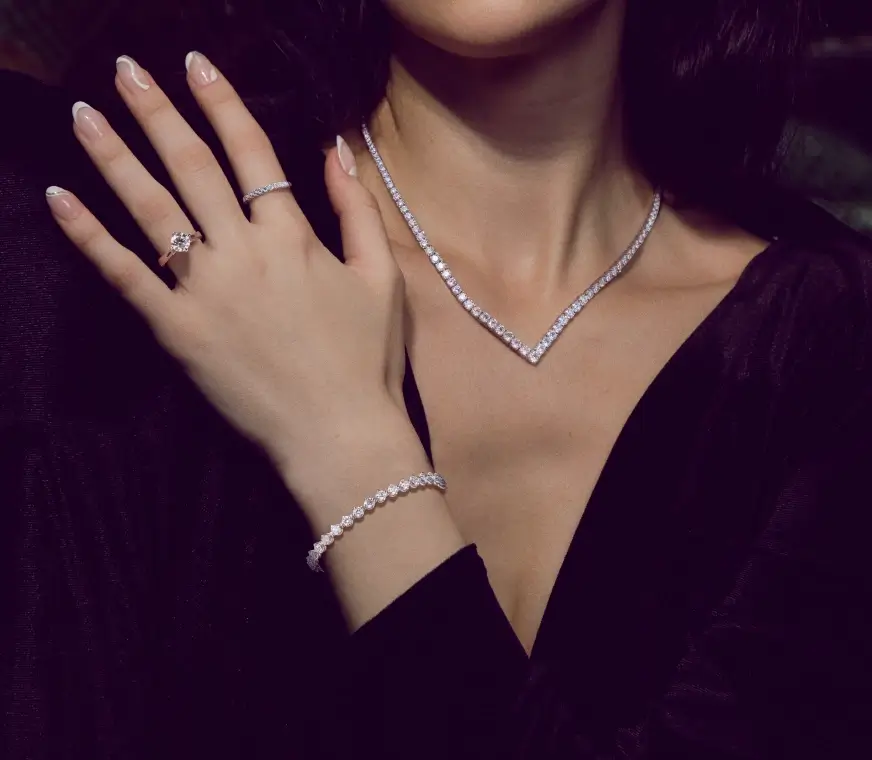 chunkLPU's tweet photo. For Her
Find the perfect piece of jewelry for your beloved and make her shine. https://t.co/fiC9QHfqDS