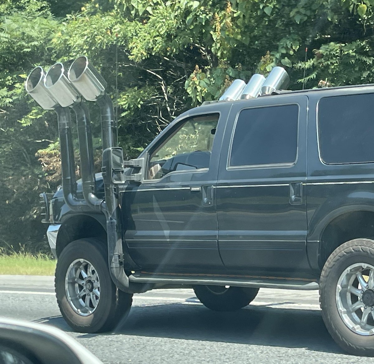 VanbaseUK tweet media