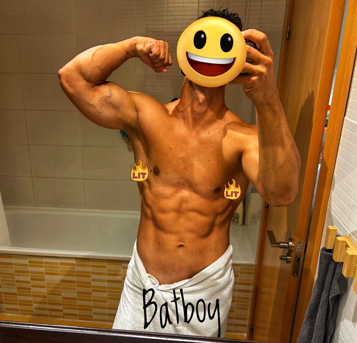Me levanto un lunes con 500 seguidores! Así se empieza la semana! Rt y me ayudas para llegar a 1000? Gracias vampirill@s!