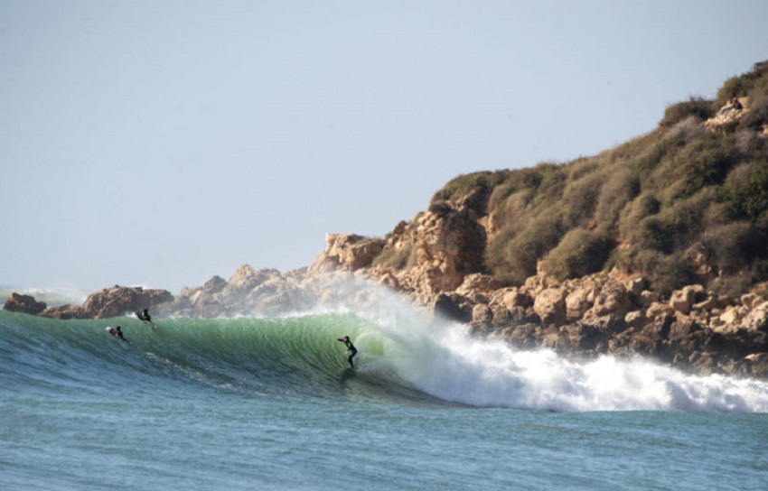 surferrulemag's tweet image. UN VIAJE VISUAL POR MARRUECOS. CULTURA Y SURF

Un barco rumbo de la aventura. La #fotógrafa #AndreaSánchez salió  de Sevilla, acompañada de los surfistas  #CarlosFernández y #RamónRodríguez. Gracias, #Marruecos

bit.ly/3T7WJA3

 #surfenMarruecos 
surferrule.com