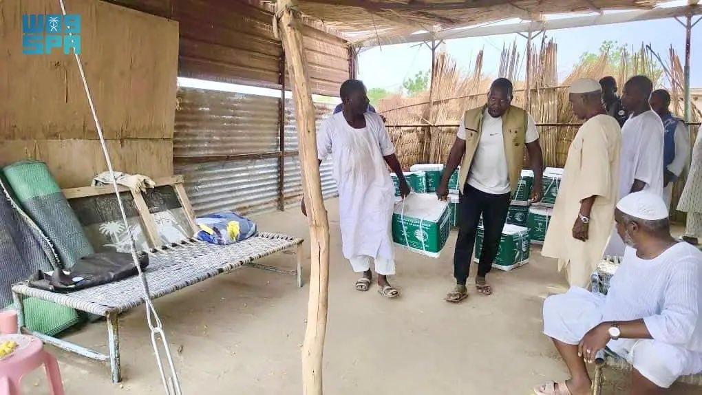 SaudiNews50's tweet image. بعد أن تضرروا من السيول والأمطار..

#السعودية تُغيث الأشقاء السودانيين بالمساعدات الإنسانية المتنوعة.

-