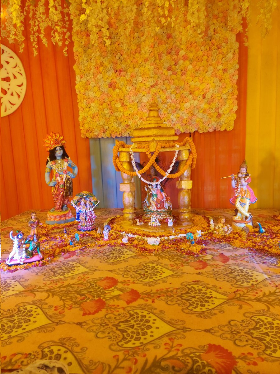 crazymanifester's tweet photo. Happy Janmashthami🦚✨️
ft. Rajputana Hostel https://t.co/D01J3QC1hr