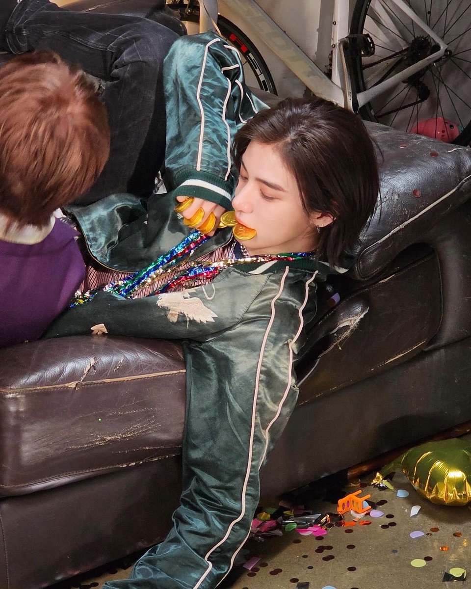 BND_INSTA's tweet photo. [🐠] 누워있을래🛋️ (4/5) 

#BOYNEXTDOOR #보이넥스트도어 #BND
#이한 #LEEHAN
#BOYNEXTDOOR_19_99 https://t.co/ceqw7rqJtv