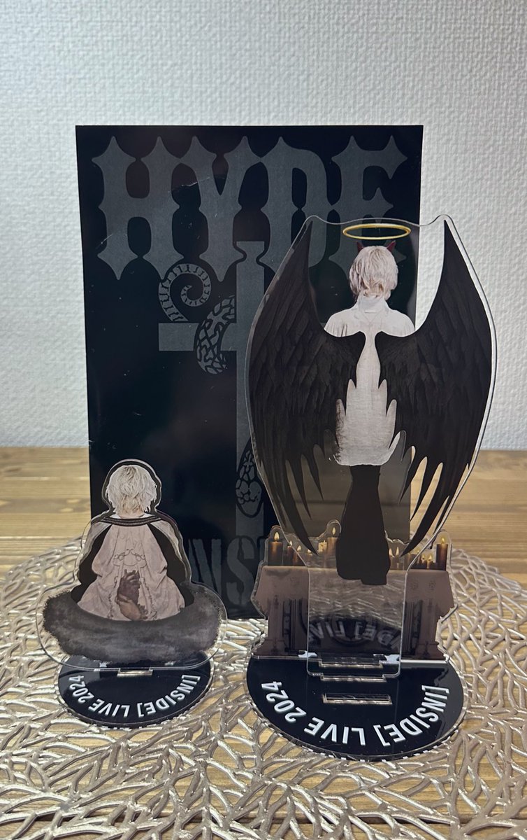 you_de_apple's tweet photo. 昨日当たった特大アクスタも組み立ててみました！裏まですごく繊細で凄い〜✨

#HYDE
#HYDEINSIDELIVE2024 
#本気のアクスタ
#BIGPRIZE https://t.co/7wVK6HCNtn