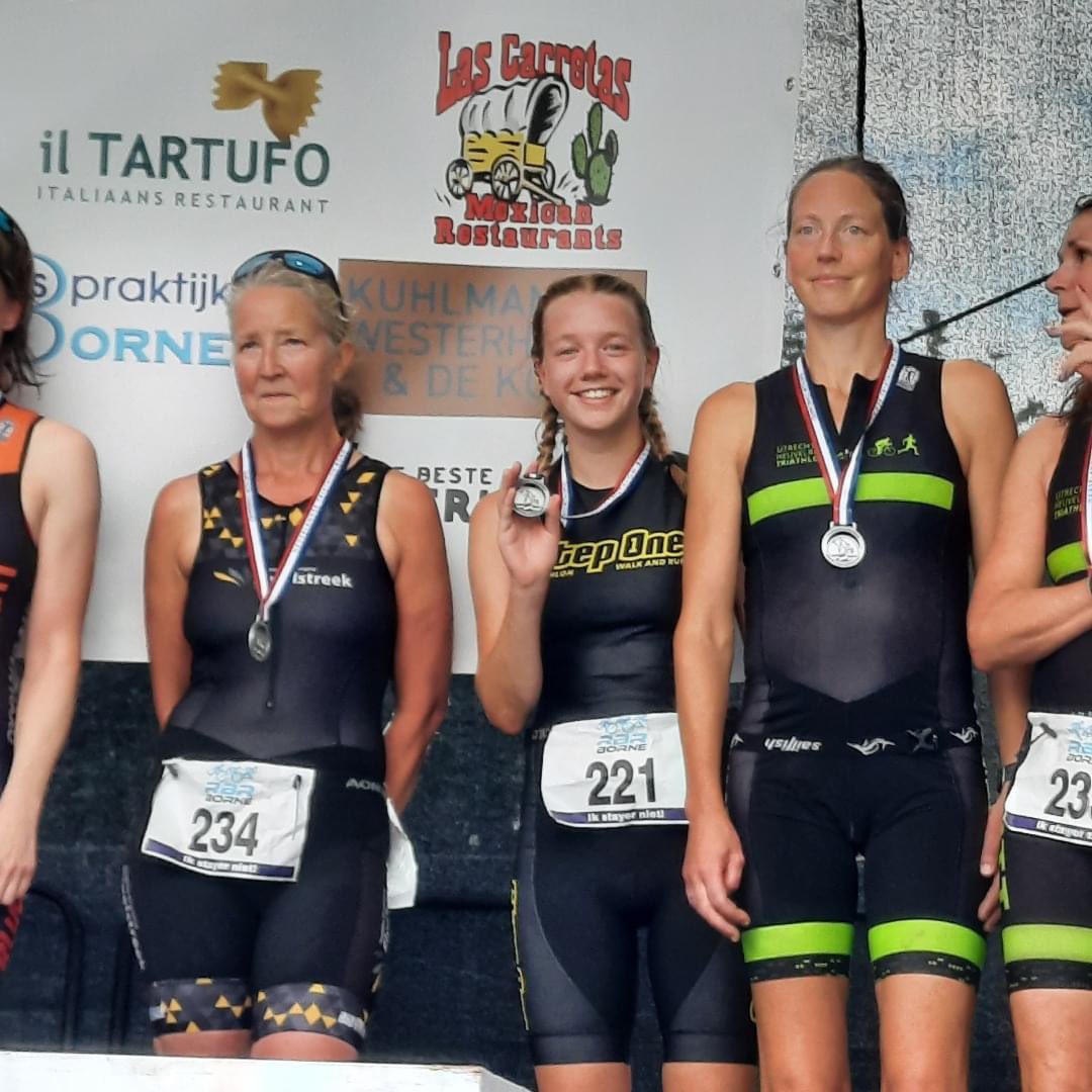 StepOne_Borne's tweet image. Podiumplaatsen voor collega's Step One! 

Anne Bijpost: 
2e plaats NK Run-bike-run Borne 
&amp;lt;24 jaar

Freddy Rosink: 
2e plaats 1/8e triathlon Veenendaal 60+

NK Run-bike-run Borne 
@TriVeenendaal 
@runbikerunborne 

#TROTS
#steponeborne 
#runbikerun
#nk