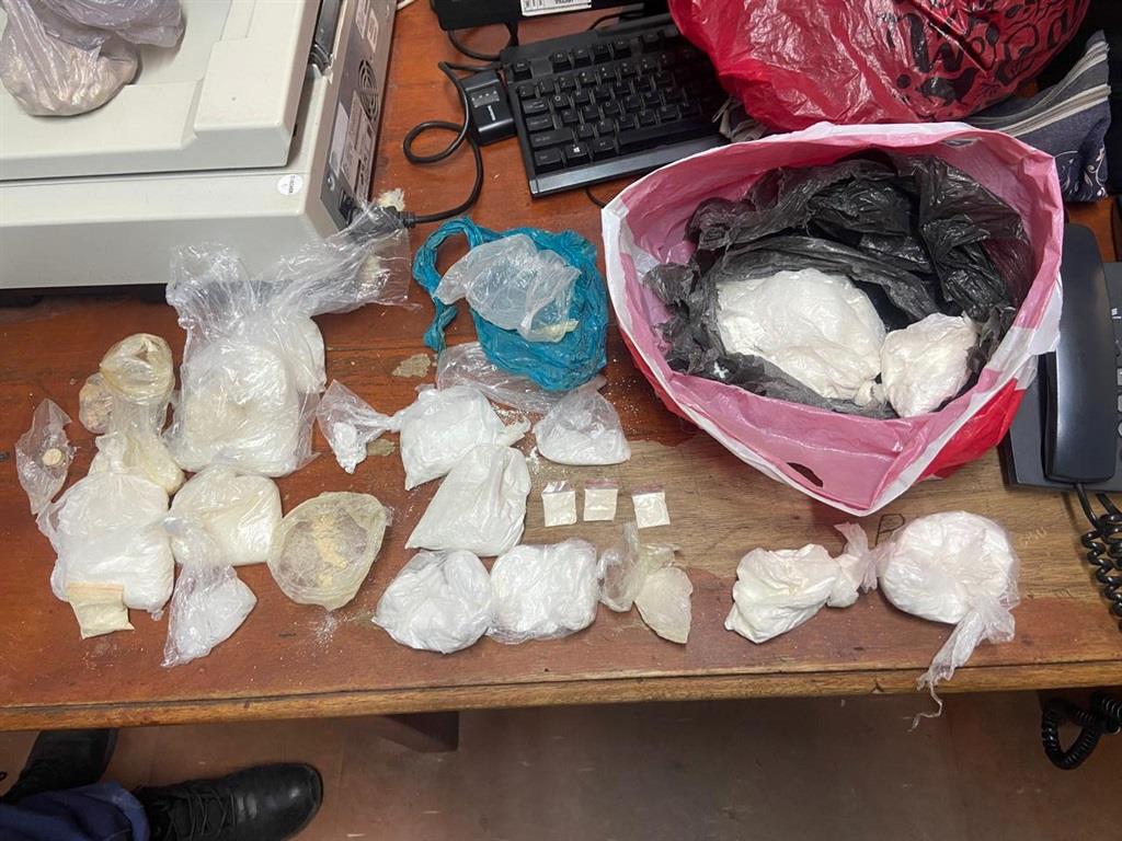 dailysunsa's tweet photo. WATCH: Border police uncover hidden drug stash #drugs #drugstash #borderpolice
CLICK LINK TO WATCH: https://t.co/5xpXj615oZ https://t.co/4aM7qGB8Ys