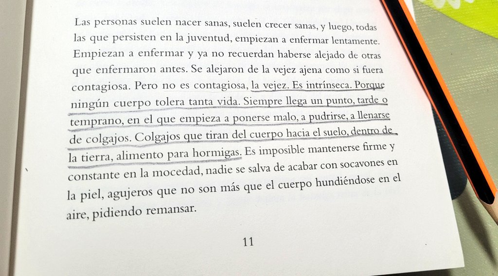 felidonate's tweet photo. "Olor a hormiga". Julia Peró.
Una propuesta estremecedora y original que aborda la vejez, la soledad, la demencia...
Un libro que no deja indiferente.
#RecomiendoLeer https://t.co/4LwF2ZYKji