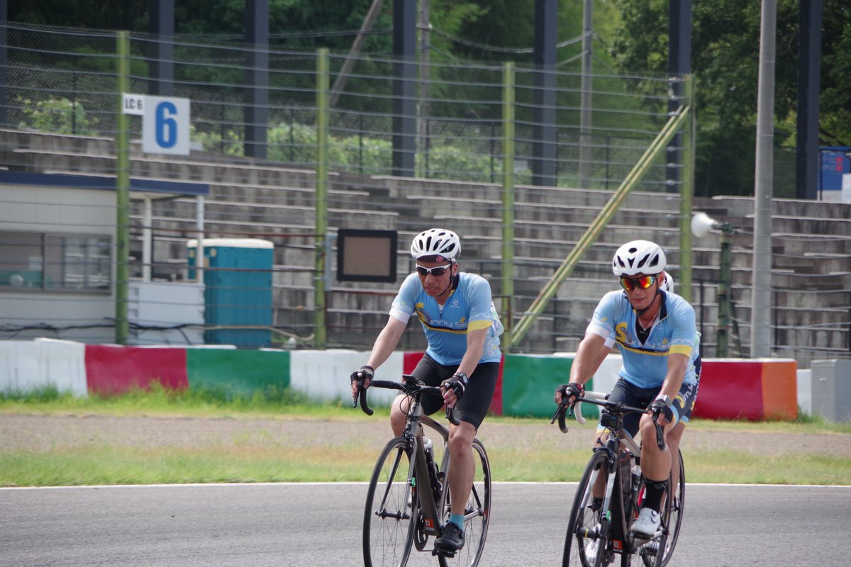 kenjin215's tweet photo. 今年もシマノ鈴鹿ロード行ってきましたぁ！
チームTTみんなで走れて楽しい〜🚴💨 https://t.co/A7Vk9VcINv