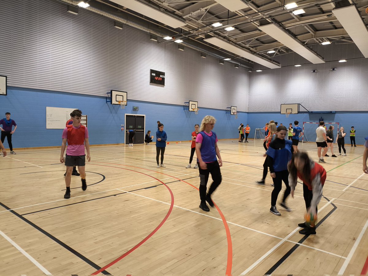 Thanks to Alan from <a href="/scothandball/">Scottish Handball Association</a> delivering training sessions to the Delivery Academy and Sports Leaders <a href="/SHS_PhysEd/">SHS PE</a>.  Leaders are looking forward to taking this out to our cluster primary schools! 🤾🏼‍♀️🤾‍♂️