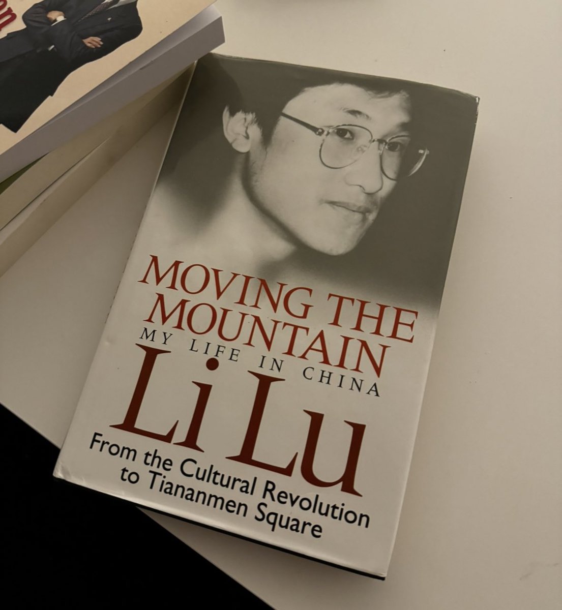 FoundersPodcast's tweet photo. Charlie Munger said that Li Lu was the only outsider he ever trusted with his money.  Decades before Li Lu made Munger half a billion dollars Li survived one of the most horrific childhoods imaginable. This is a story you absolutely cannot miss. Episode is available now! https://t.co/SnLsfuMK25