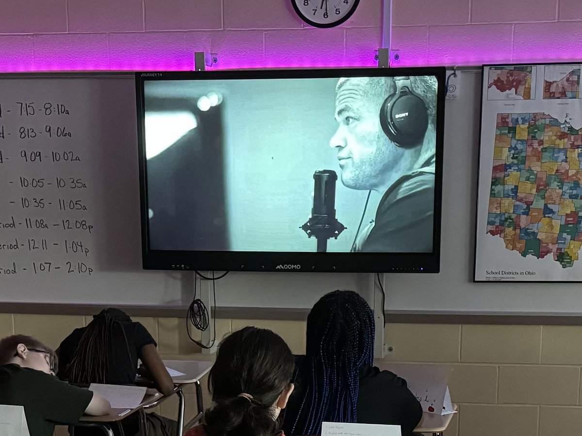 cruiser96's tweet image. Had to adjust the plans for the day; possibly the week due to technology issues.

#Good

~120 students being exposed to a mindset!

#RollWithTheChanges