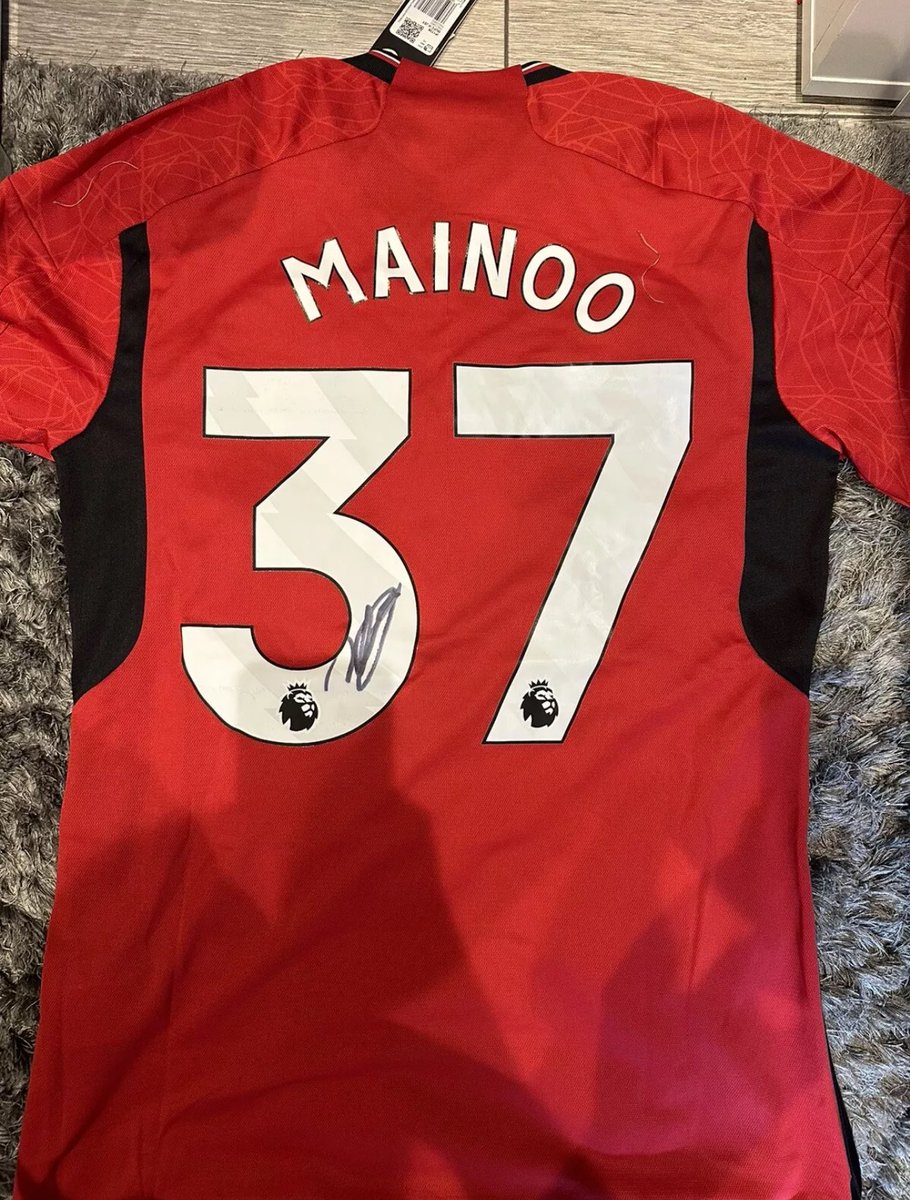 🚨GIVEAWAY
Easy to enter 👇

1. Must be following @MUFCFinest
2. Like &amp; Retweet
3. Comment Done

Picking the winner Friday ❤️