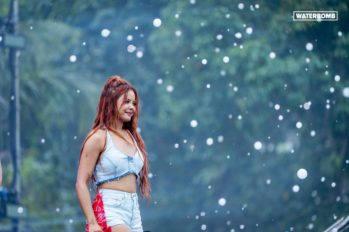 SORN wowed the crowd with her stunning performance and catchy tunes 🎤🔥 To top it off, Seungyeon’s surprise appearance added an extra spark to the night! ✨

#WATERBOMB #WATERBOMB2024 #WATERBOMBSINGAPORE #WATERBOMBSG2024 #KPOP #KHIPHOP #MUSICFESTIVAL #SORN #Viu #ViuScreamDates