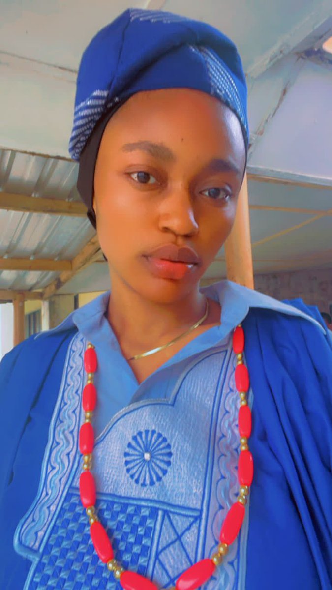 BlawOpe's tweet image. It's a Native Monday 

#Oble
#YorubaGirl
#OnanAgbadalevel
#InfoSciMaven
#Contentcreator 😂