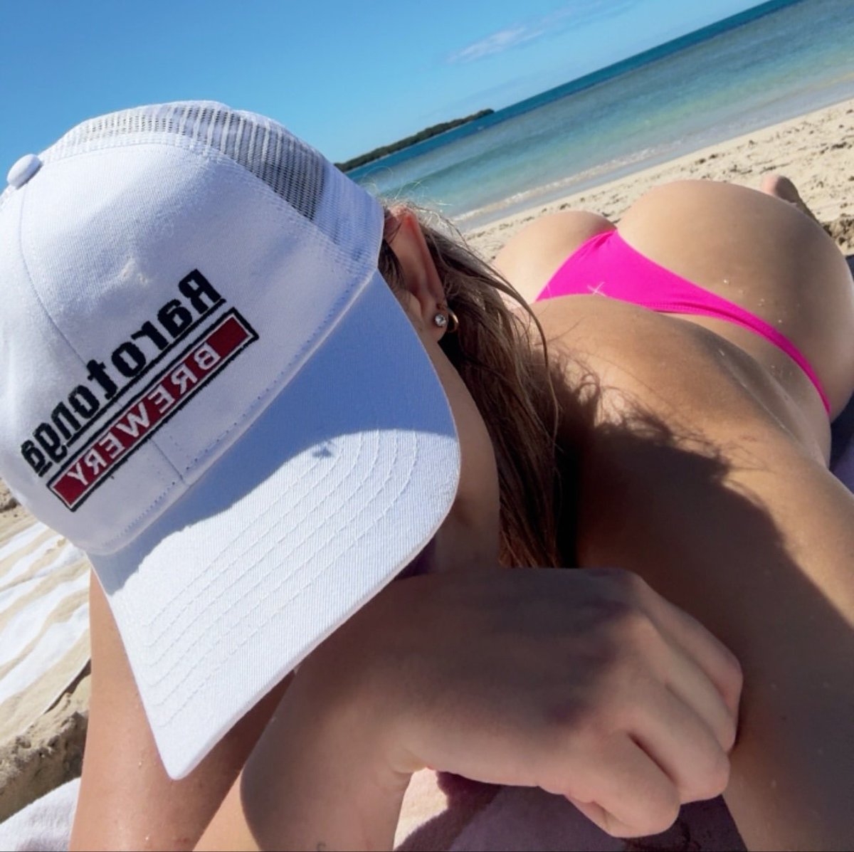 Sports Babes tweet media