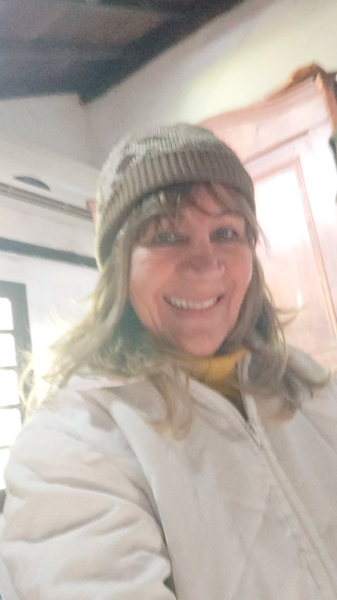 EsterPolli1's tweet photo. Descendo para enfrentar o frio gaúcho, a touca é o melhor jeito 🥶🍀 https://t.co/ZPrKNljgX7