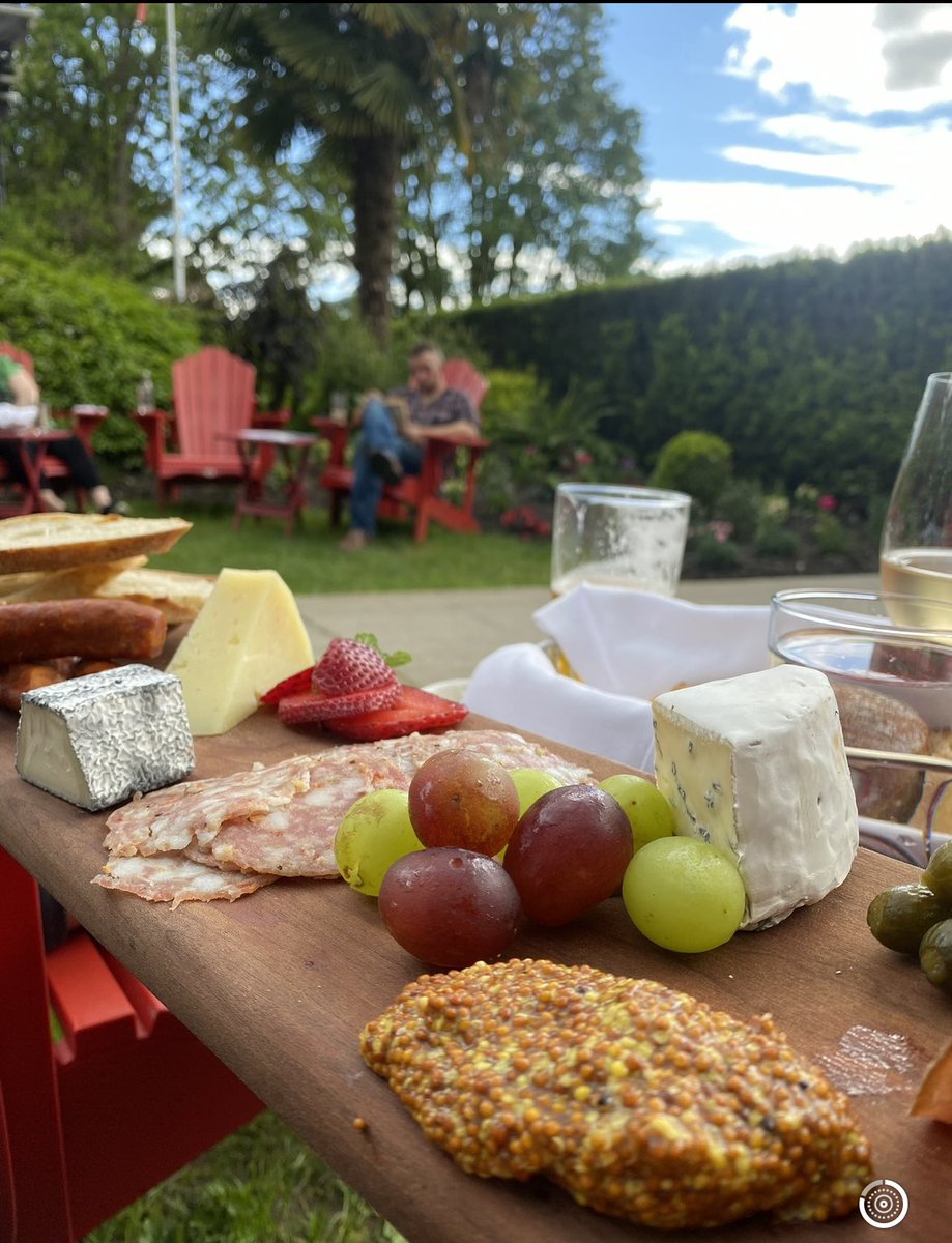 T-4 days until the long weekend! Grab a seat and enjoy the sunshine ahead.