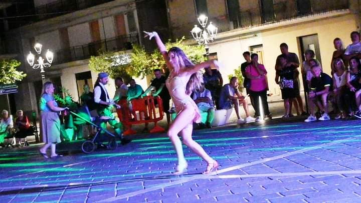 ComuneRoccaSG's tweet image. Il Rockabilly dei Greasers ha regalato, ieri sera, due ore di buona musica in Piazza degli Eroi a Rocca San Giovanni.

Proponiamo alcuni scatti del concerto.

#rockabilly #livemusic #greasers #roccasangiovanni #estate2024

facebook.com/comuneroccasan…?