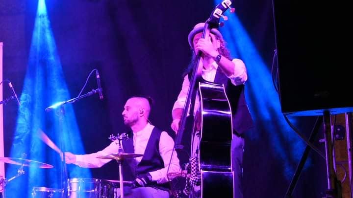 ComuneRoccaSG's tweet image. Il Rockabilly dei Greasers ha regalato, ieri sera, due ore di buona musica in Piazza degli Eroi a Rocca San Giovanni.

Proponiamo alcuni scatti del concerto.

#rockabilly #livemusic #greasers #roccasangiovanni #estate2024

facebook.com/comuneroccasan…?