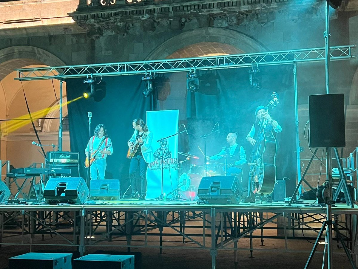 ComuneRoccaSG's tweet image. Il Rockabilly dei Greasers ha regalato, ieri sera, due ore di buona musica in Piazza degli Eroi a Rocca San Giovanni.

Proponiamo alcuni scatti del concerto.

#rockabilly #livemusic #greasers #roccasangiovanni #estate2024

facebook.com/comuneroccasan…?