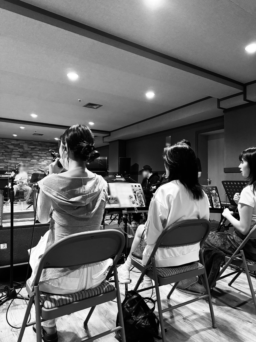 IVE_twt's tweet photo. 1000🖤🎶

#IVE #아이브 #LEESEO #이서
#IVEDEBUT1000DAYS https://t.co/fTuQFNKJhQ