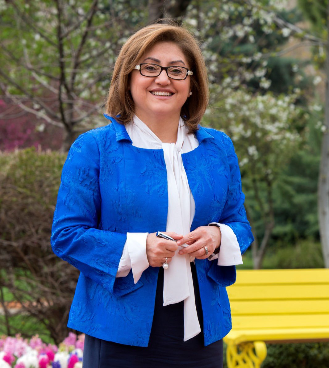 AKP’li Fatma Şahin’in yönettiği Gaziantep Büyükşehir Belediyesi’nin, Sayıştay’ın tespit ettiği kamu zararını belediye personelinin maaşından kestiği anlaşıldı.

Mahkeme, kesilen paranın faiziyle iade edilmesine karar verdi. (Birgün - İsmail Arı)