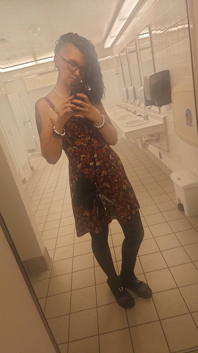 GreyWolfe96's tweet photo. If anyone is able to, I need help. We are needing to move ASAP and every bill is late.  I missed a lot of work because my mom died and then I had a tooth infection that kept me from being functional. My venmo and cash app are in my bio. Please help. Thank you ❤️ https://t.co/pjyu4QUrml