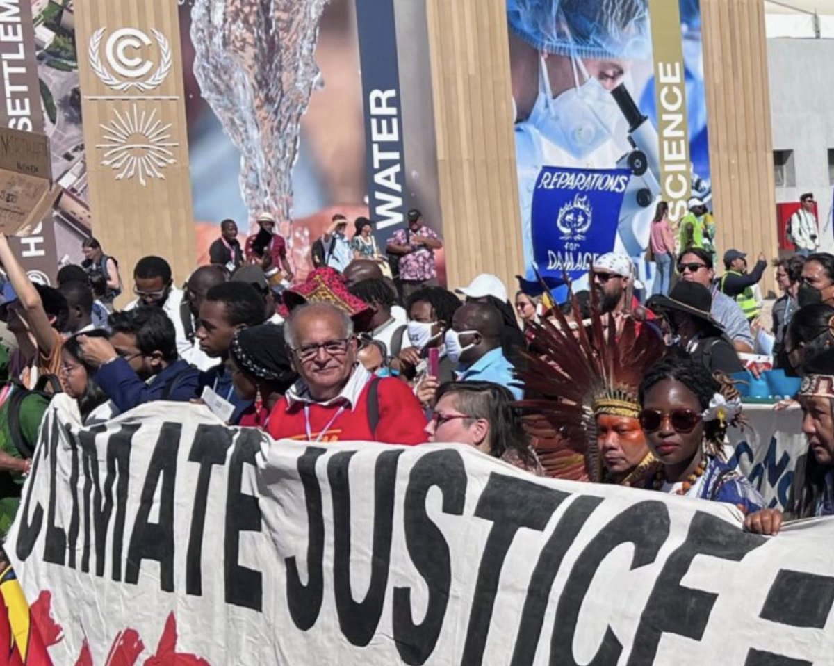 weADAPT1's tweet photo. 🌍 Indigenous knowledge is key to shaping climate policy and advancing #climatejustice. 

💡 Learn how we can bridge Indigenous &amp; scientific approaches at the science-policy interface: https://t.co/NFOIOZlsT1

#ClimateAction #IndigenousKnowledge #PolicyInnovation @SEIclimate https://t.co/55cws9NtA2