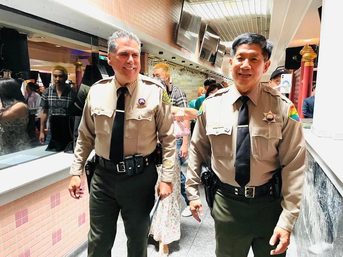 ChartMonthon's tweet image. คุยอย่าให้หาย💕🥰หมู่นี้ ในTwitter เริ่มเป็นตลาดนัดด้อยคุณภาพยุค ไข่หมูก ขายเนื้อตลาดป่าพยอม ด่าพ่อล่อแม่กันถือหาง ทักษิณ ลุงตู่ ก้าวไกล แย่งอำนาจฟัดกันเละ ขอเอาบทความ เชอริฟ คิดฉัตรประภาชัย มาประเทืองปัญญา #twitterfeed  #ทักษิณ