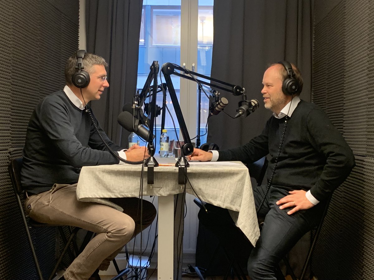 Anders Vestergren, VP &amp; Head of Solution Area Network Management at <a href="/ericsson/">Ericsson</a> joins the podcast to talk about the global roll-out of #5G, fixed wireless vs mobile access, #edgecomputing, and the #softwareization of mobile networks.

👉 arelion.com/knowledge-hub/…

#telecomspodcast