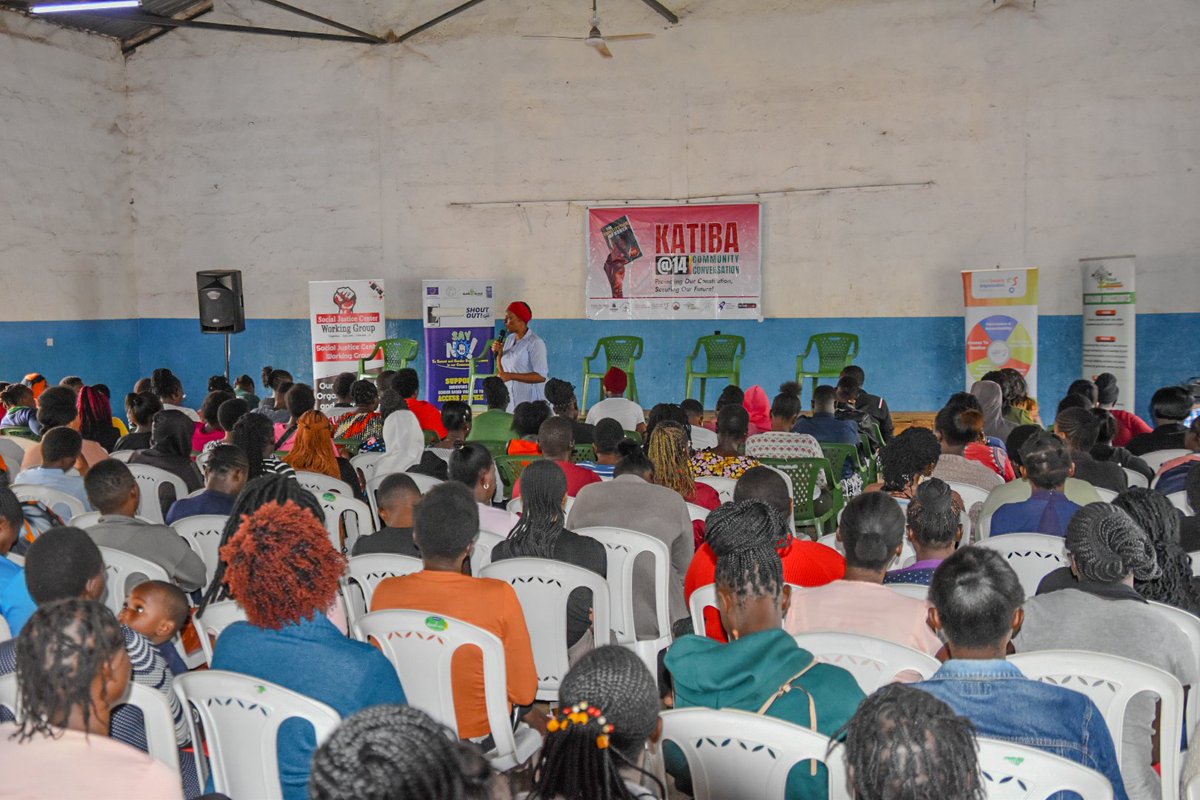CSONetwork's tweet image. Day 2 of the #KatibaAt14 Community Conversation: Engaging with women on how the Constitution impacts their daily lives and the crucial role it plays in shaping their future. Women voices are essential in this conversation. #HakiNiYetu #CommunityConversation @bettyokero