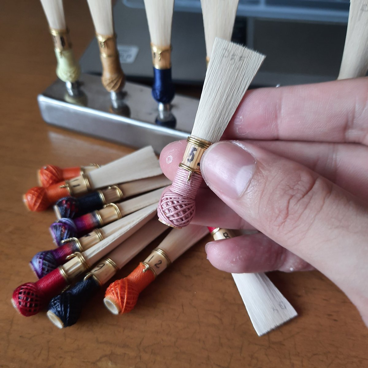 ohmreeds's tweet photo. Making Reed Everyday 21/100
The best feeling is when you worked all week but still eager to get up early to create something.
#OhmReeds #PassionMakeExcellence #bassoon #bassoonreed #reedmaking #bassoonreedmaking #บาสซูน #ลิ้นบาสซูน #바순 #바순리드 #ファゴット
#ファゴットリード https://t.co/BOkjKc3n2S