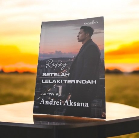 Finally, I can grab the book I've been waiting for (months).
#rafkysetelahlelalkiterindah <a href="/AndreiAksana/">Andrei Aksana</a> 7th #bookmail📚 of August.