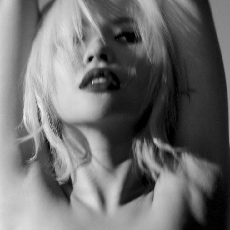 shivi_who's tweet image. Happy 26 to my fav. You&apos;re the biggest gift to the industry
#SOYEON #Gilde