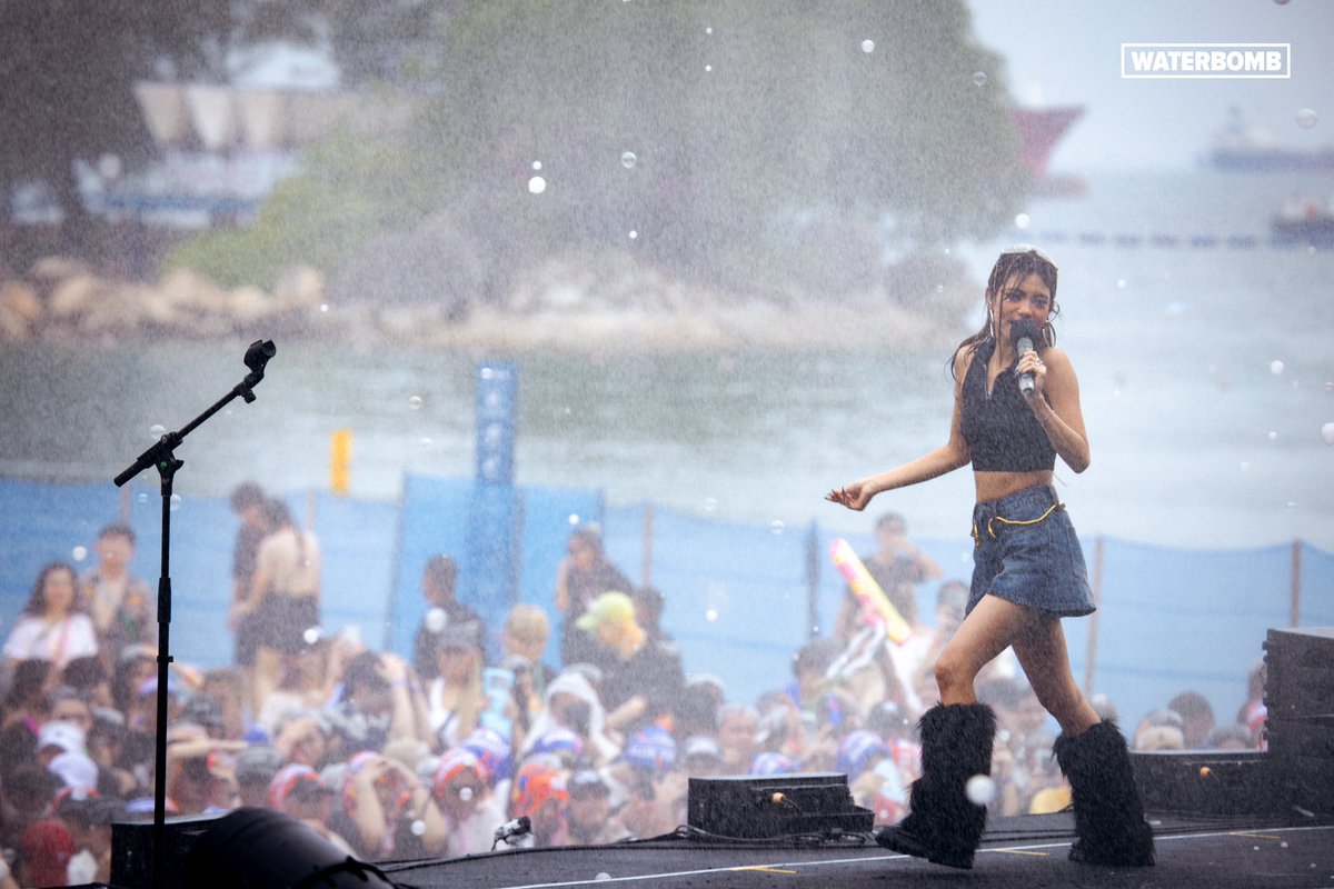 🎶 Haven graced the stage with her soulful voice and mesmerising presence ✨

#WATERBOMB #WATERBOMB2024 #WATERBOMBSINGAPORE #WATERBOMBSG2024 #KPOP #KHIPHOP #KDJ #MUSICFESTIVAL #Haven #Viu #ViuScreamDates