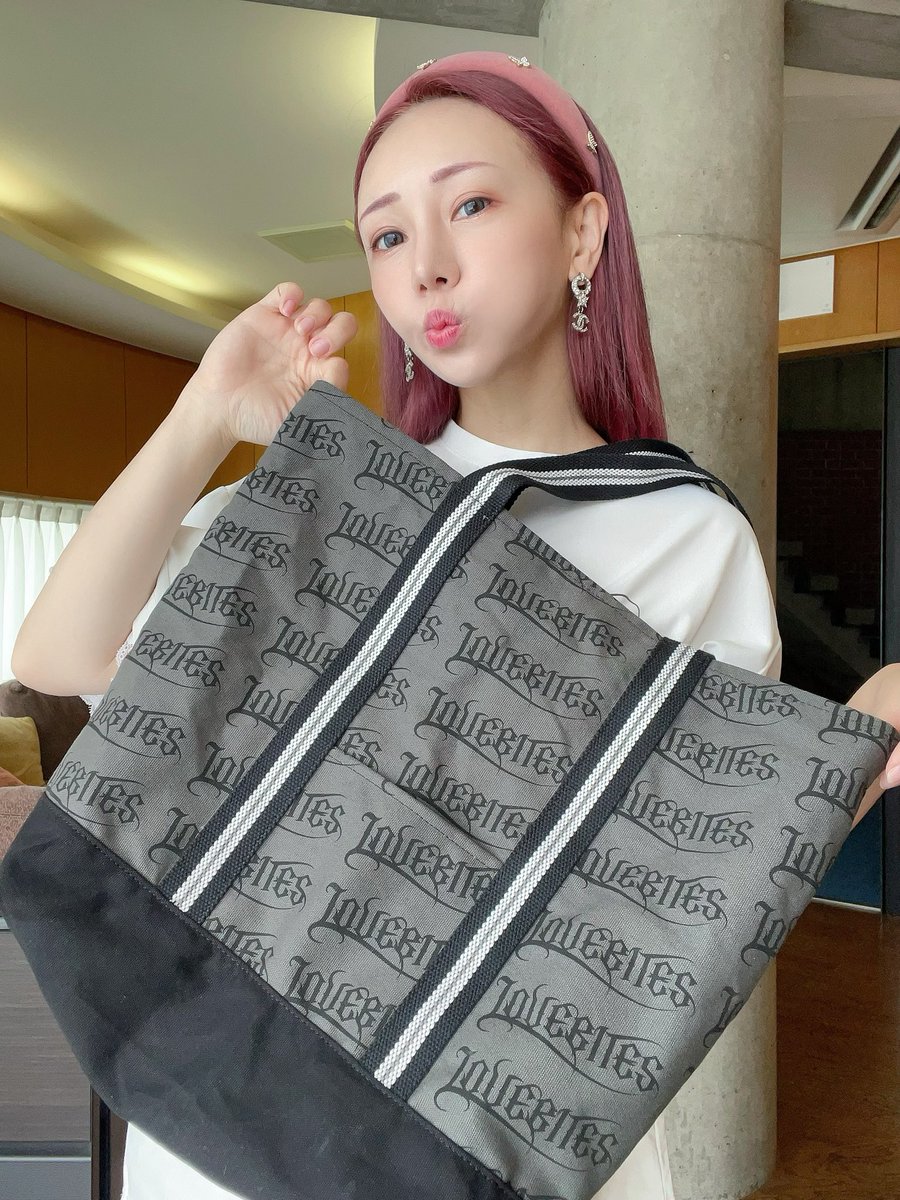 🐺#LOVEBITES グッズ情報⑤】 バンドロゴが総柄になった厚手の生地を