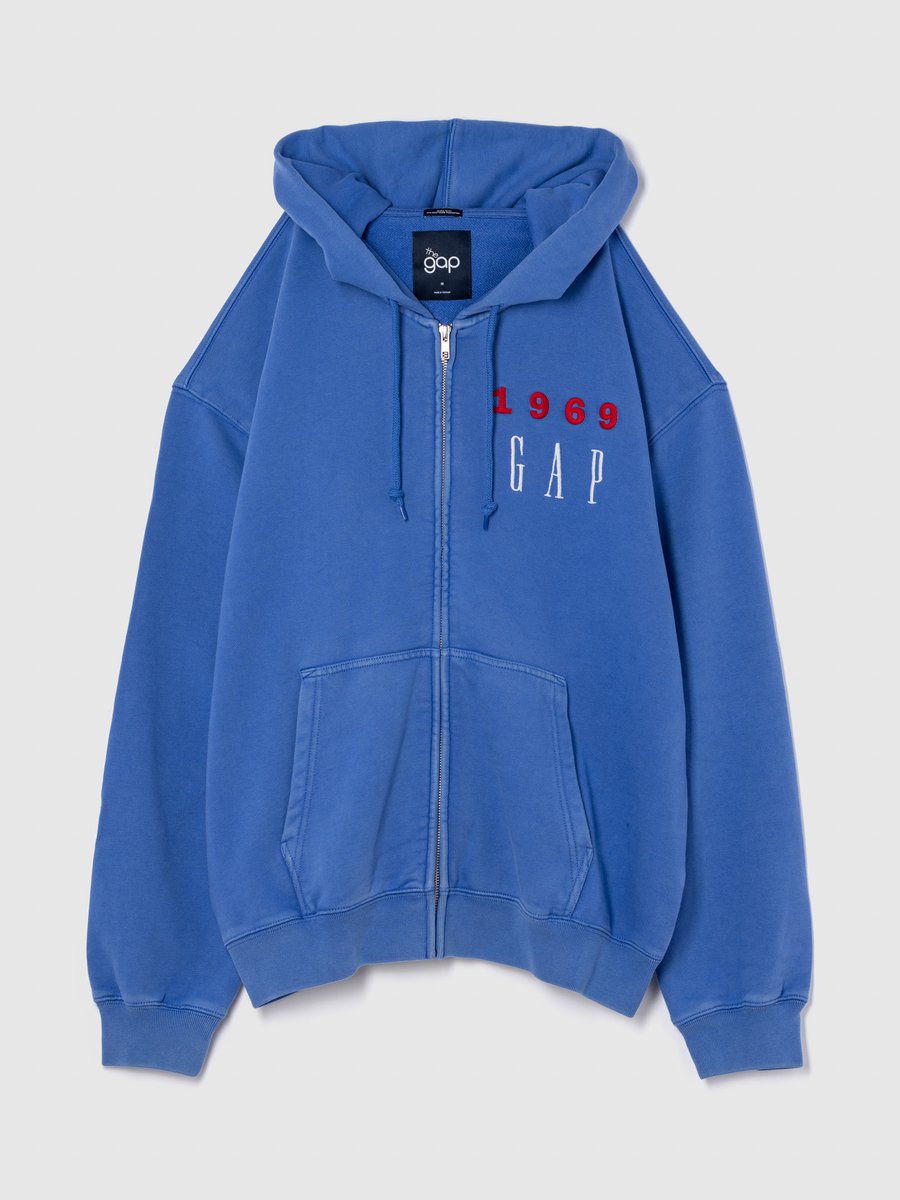 Gap_JP's tweet photo. 8月22日に迎えたGap創業55周年を記念し、限定デザインのGAPロゴスウェットを発売‼️
展開店舗はコチラ👇
新宿フラッグス店/池袋東武店/心斎橋店/Gap Factory Store ユニバーサル・シティウォーク大阪店/公式オンラインストア/ZOZOTOWN
#Gap #55th #anniversary #Gap1969
https://t.co/ybq56xZIfe https://t.co/DKDPS49xln