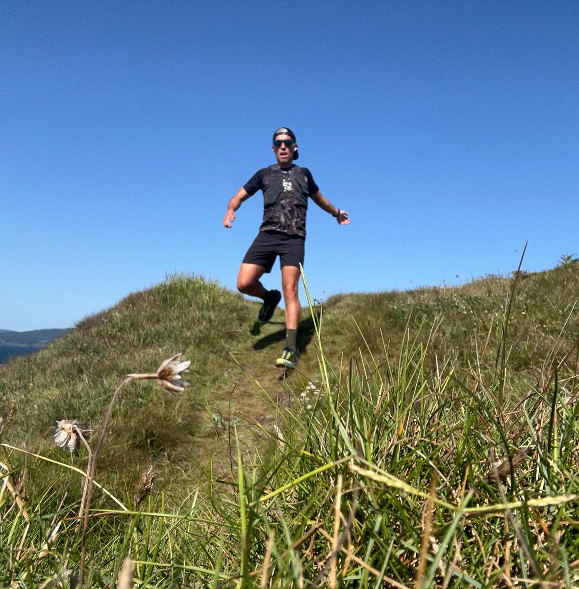 ULTRA TRAIL O CAMIÑO DOS FAROS: NOVO RETO
Os días 31 de Agosto e 1 de Setembro o corredor sadense Dani Bembibre tentará recorrer os 200 Km do Camiño dos Faros dunha tirada, seguindo o exemplo de  outros corredores que xa fixeron este percorrido.

caminodosfaros.com/ultratrail/
