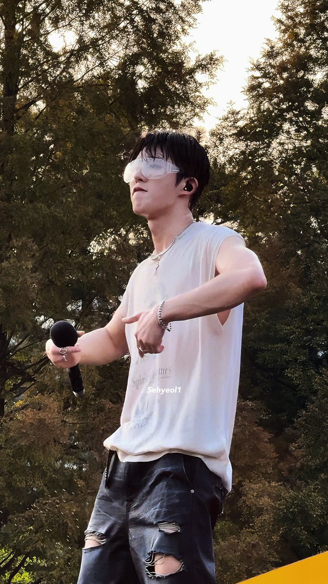 sehyeol1's tweet photo. 🖕 https://t.co/GwCFm9W3Wo