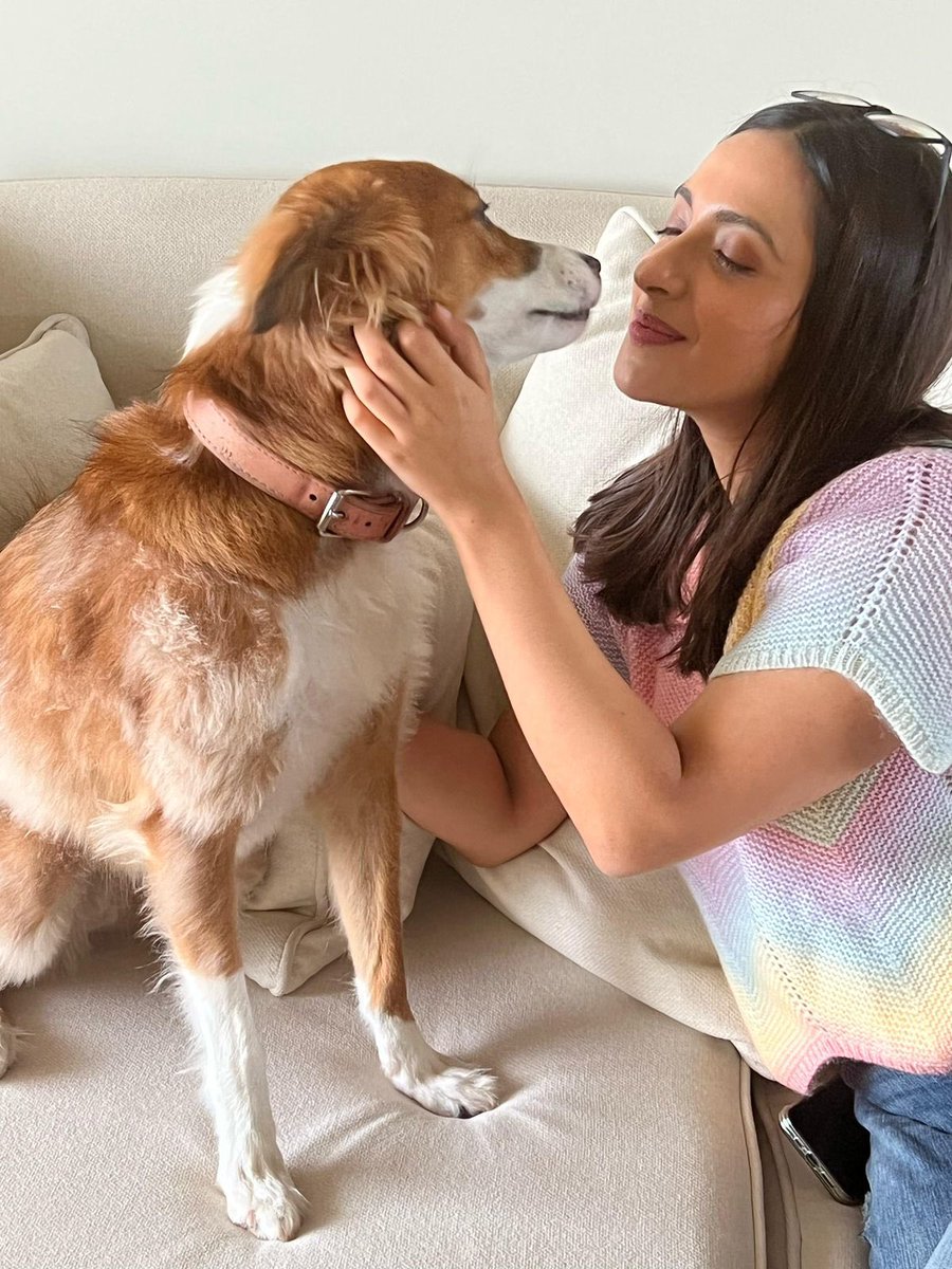 firstindiafilmy's tweet image. Akansha Ranjan Kapoor is the cutest pet mom to her fur baby Mija, and we can't get enough of their pawfect bond! 🐶❤️

#AkanshaRanjanKapoor #firstindiafilmy