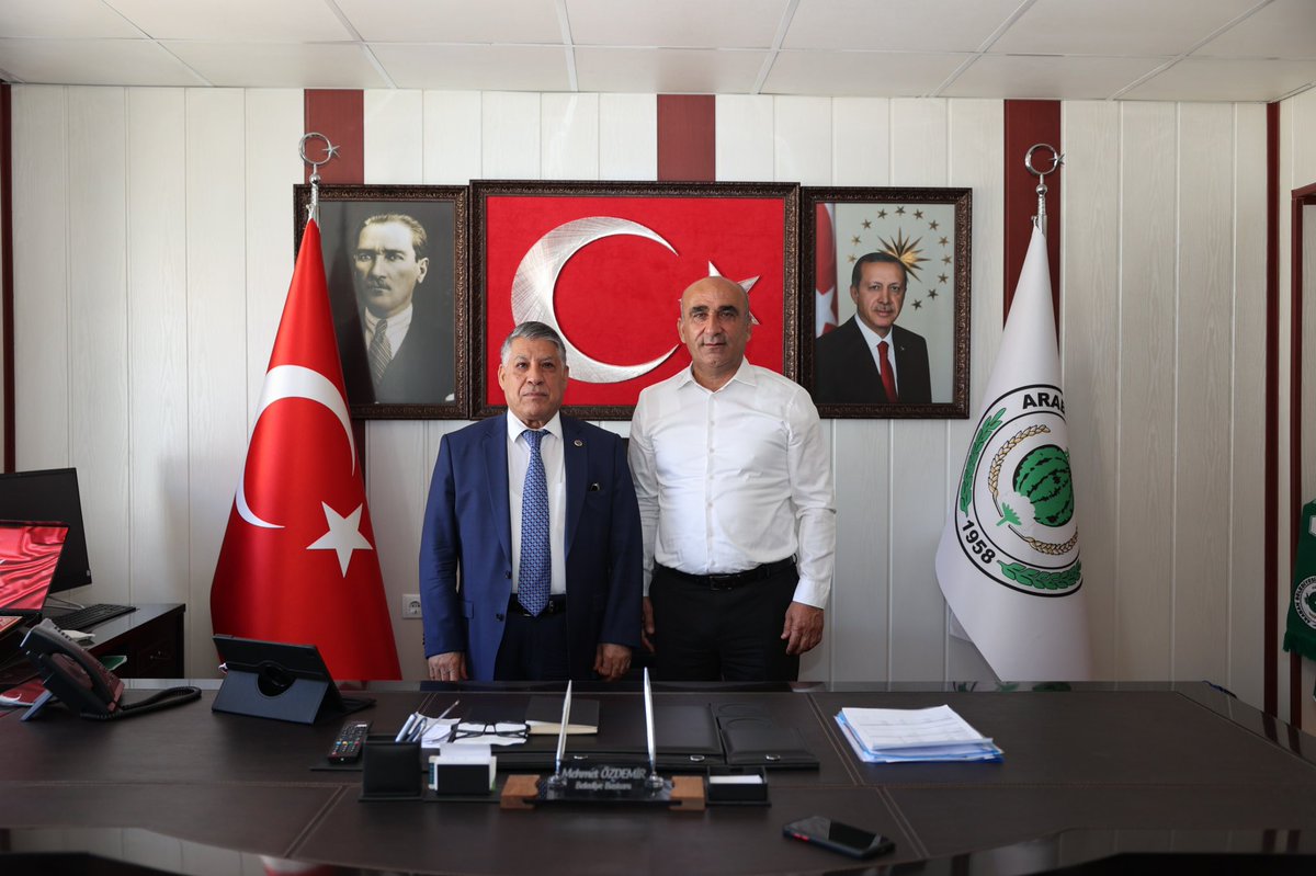 arabanbld's tweet photo. Oğuzeli Belediye Başkanı Bekir Öztekin, Başkan Yardımcıları ve Oğuzeli İlçe Başkanı Metin Can Doğan, Başkanımız Mehmet Özdemir’i Makamında ziyarette bulundular.

Oğuzeli Belediye Başkanına, Yardımcılarına ve Oğuzeli İlçe Başkanına Bu nazik ziyaretlerinden dolayı Teşekkür Ederiz. https://t.co/DS2tktdaQ7