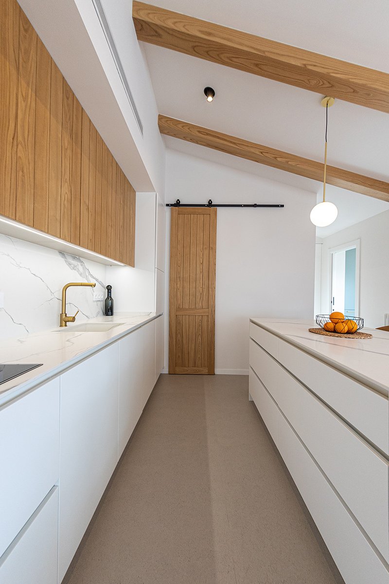 Interior_es's tweet image. Este proyecto de #Maarquitectura tuvo como fin encontrar un nuevo orden espacial y recuperar las #terrazas para disfrutar de ellas.
-&amp;gt; Fotografías: Luis Hernández
-&amp;gt; interioresminimalistas.com/2024/08/26/un-…
-&amp;gt; #armarios #pasillos #cocinas #diseñodeinteriores #MurodeAlcoy #Alicante