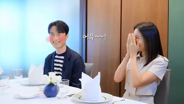 KDramaHandle's tweet photo. #KimByungChul and #YoonSeAh sparked dating rumors after playful banter on #UhmJungHwa’s YouTube channel. 

They played a married couple in the drama #SkyCastle and the currently airing drama #PerfectFamily. https://t.co/mqS9sNQL4A