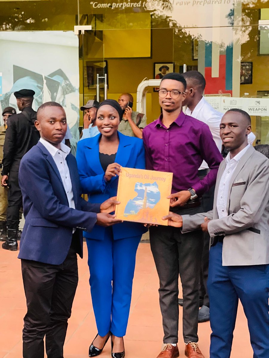 KingCeasorUni's tweet photo. Our Petroleum Geoscience Society is thrilled to have met with prominent Academicians from Victoria University during OGAVU's leadership transition. Embracing our MOU, this partnership has boosted the social capital of Oil and Gas students at both KCU and VU. #kingceasoruniversity https://t.co/kUa7ZzGXvK