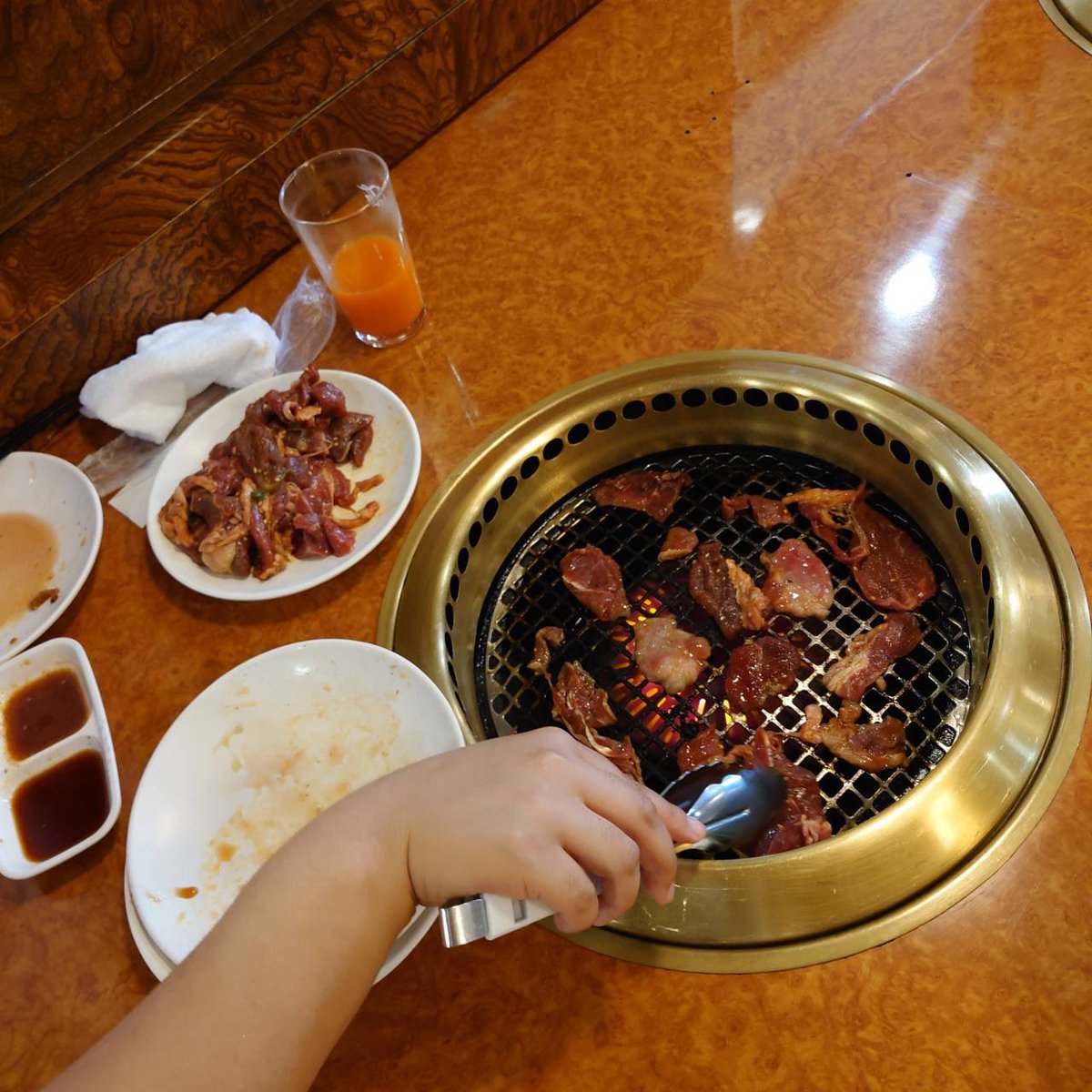 workshop_sanred's tweet photo. こんにちは😃

今日は待ちに待ったお肉🍖
朝から皆さん気合いが入ってます‼️
第一��が本日ウエスタンに行って来ました。
終わるギリギリまで箸を置かない方やおしゃべり楽しんでる方
あっという間の時間でした。

#ウエスタン永山店 の皆様賑やかな私達を暖かく迎えてくださり��りがとうございました😊 https://t.co/v3tMpucp02
